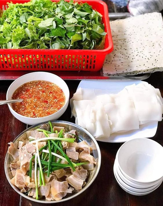 Em tuyển 1 chị giúp việc làm cho nhà chị Sếp quận 2, nhà 2 mẹ con chị thôi, nhà 2 lầu.