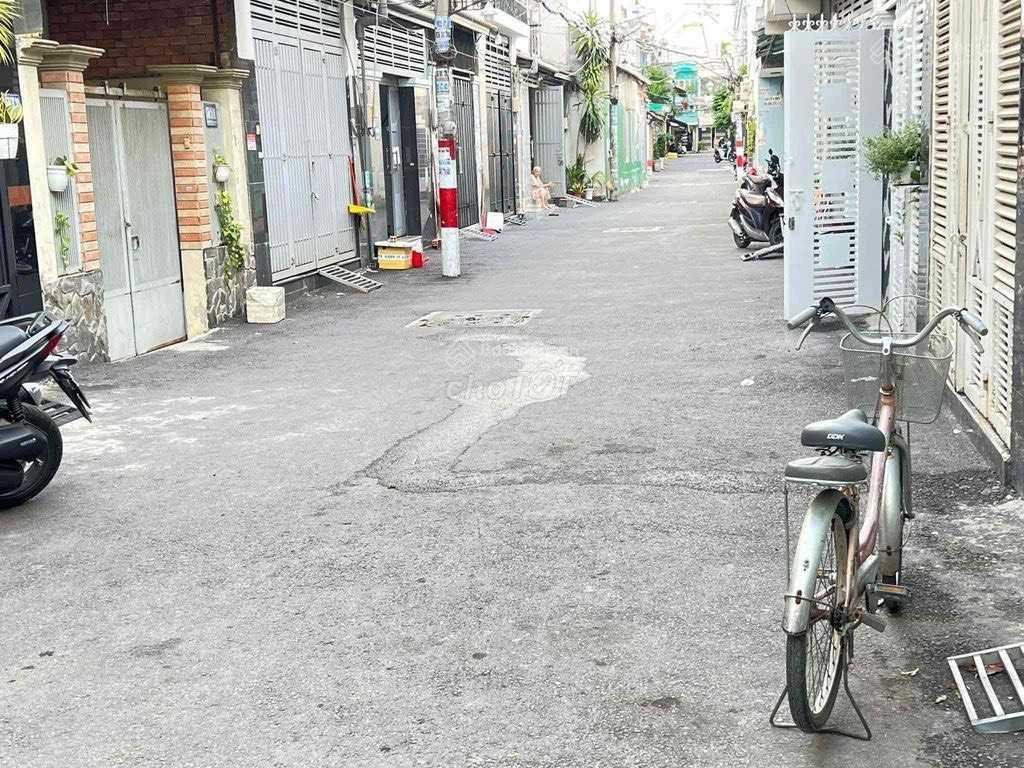 Gò Vấp - Cần tìm 1 chị chuyên giúp việc nhà nấu ăn dọn dẹp, Lương 9 triệu