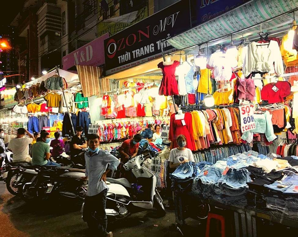 Tuyển chị giúp việc nhà ở quận gò vấp , gần chợ hạnh đông tây (bao ăn ở lại).Lương 11 triệu.