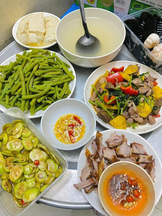 Nhà bố đơn thân và 1 bé trai 12 tuổi ở quận 3 cần chị giúp việc làm bao ăn ở lại lương 10 triệu