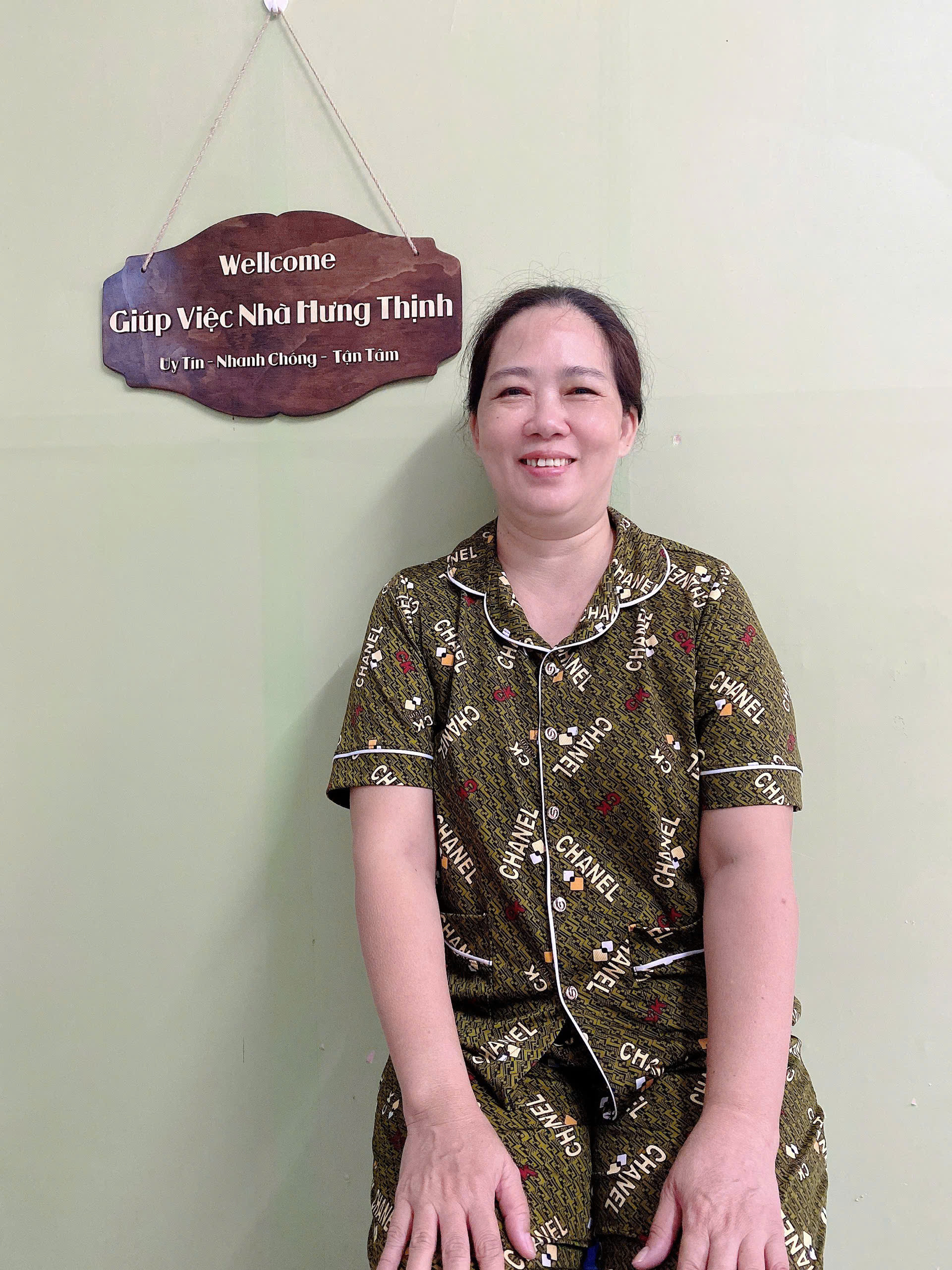 Cô Phượng xin công việc chăm em giúp việc nhà