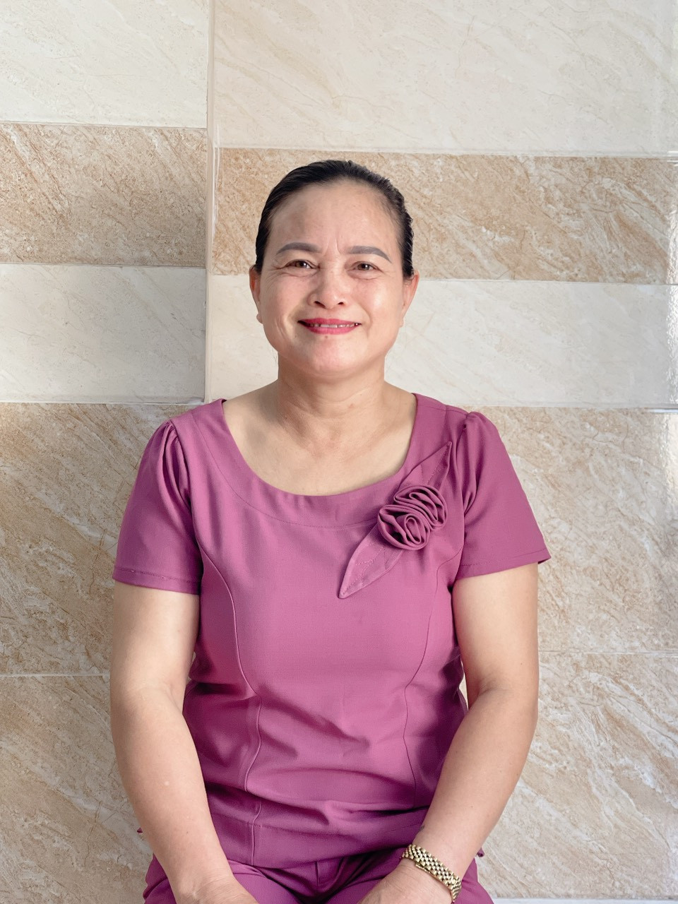 EM TÌM VIỆC CHO CÔ LOAN NHA- CÔ CHỊU KHÓ, HIỆN LẮM Ạ