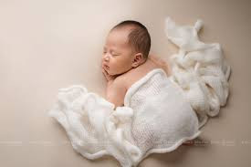 Nhà em cần gấp cô chăm bé sơ sinh tại Quận 6, lương cao!