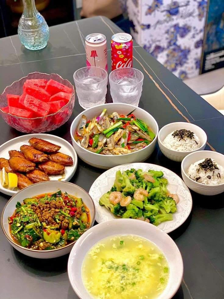 Em đang cần gấp một chị giúp việc nhà làm trong hôm nay .