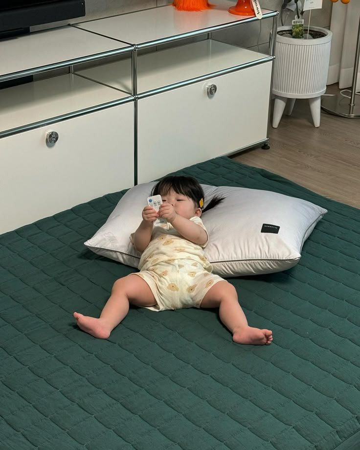 Tuyển cô chăm bé nhẹ nhàng ở Quận 7 - Lương cao! - BAO ĂN Ở LẠI