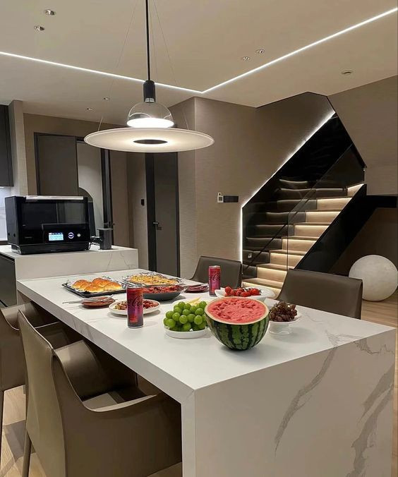 Nhà Ở Bình Thạnh Tìm Chị Giúp Việc, Bao Ăn Ở, Lương 10 Triệu.