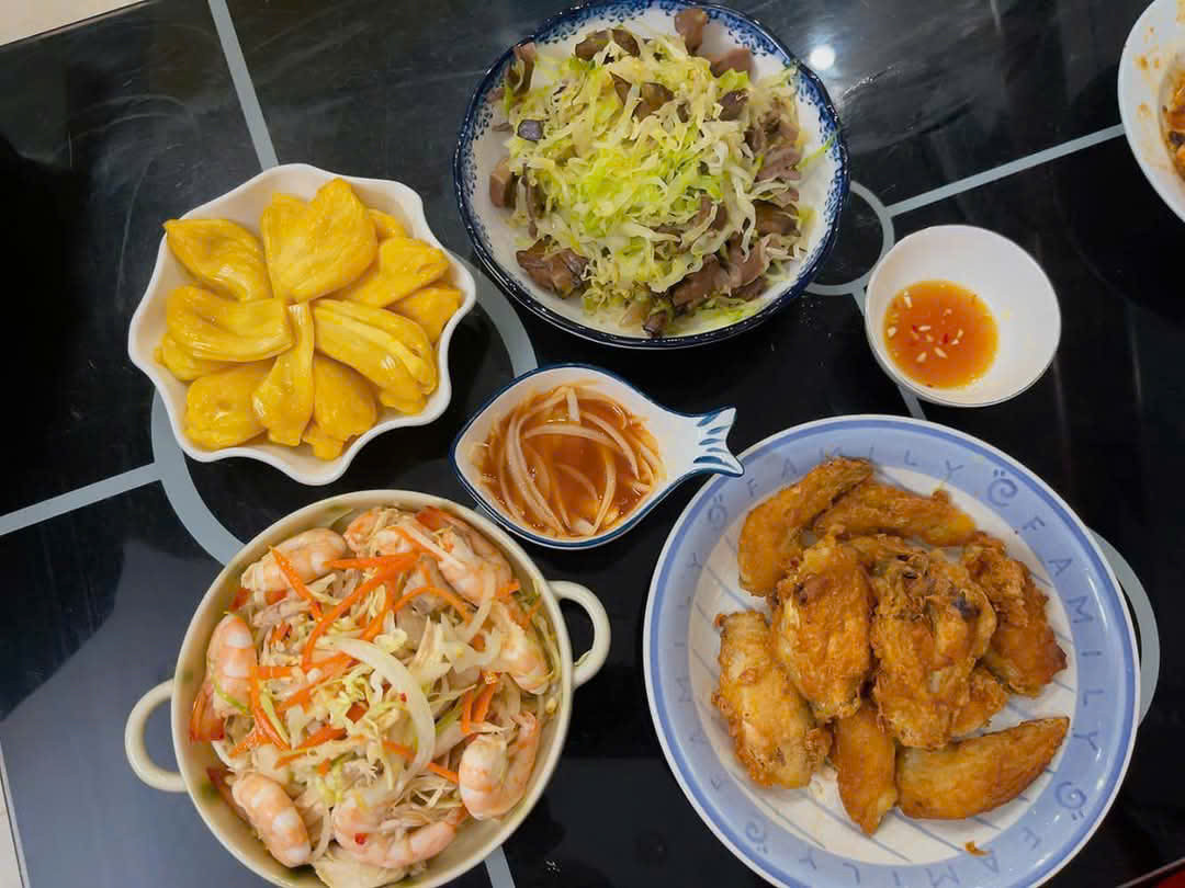 Cần tìm gấp cô giúp việc chăm em bé 2 tuổi làm tại Bình Thạnh lương 14tr