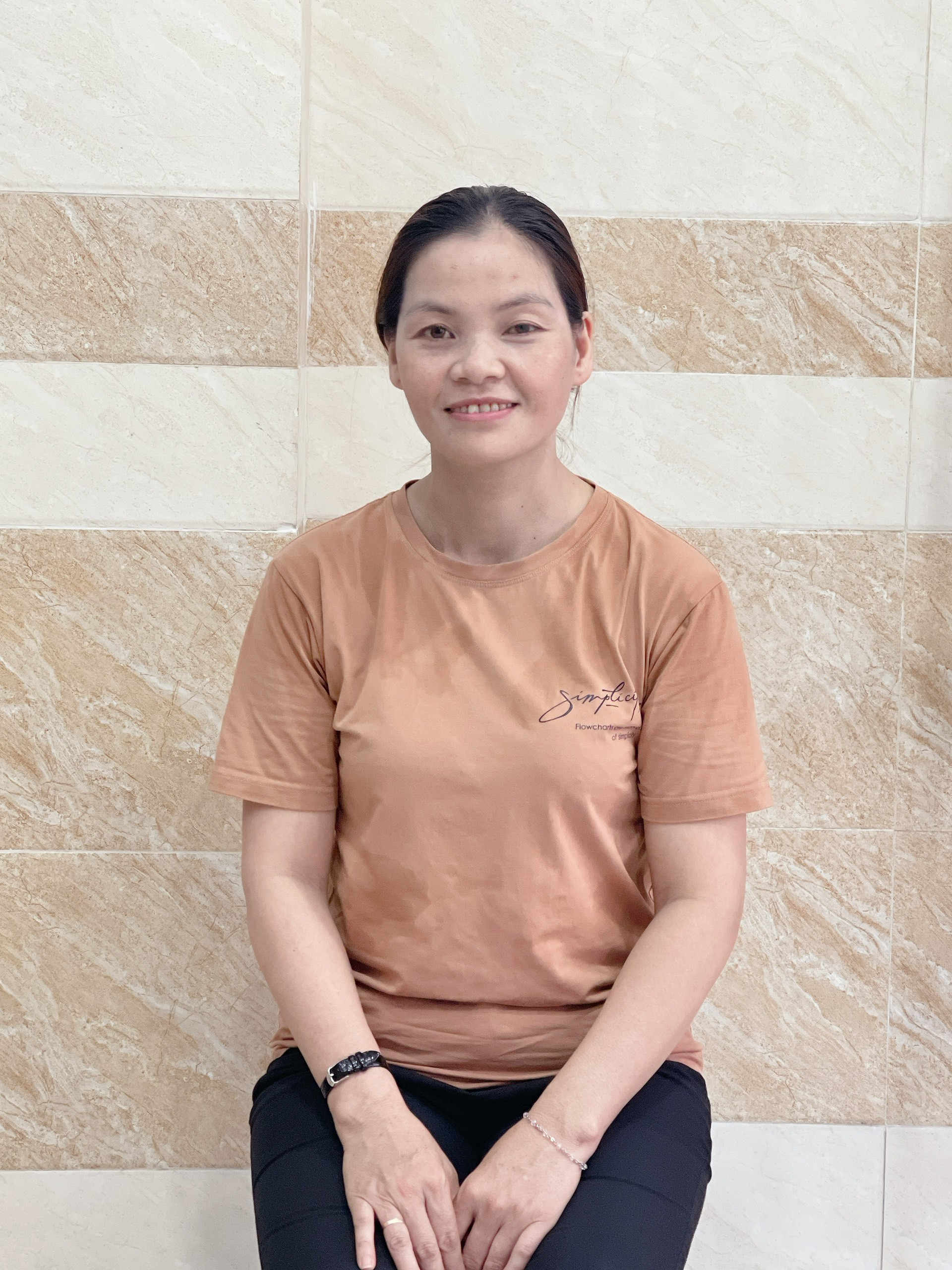 CHỊ MĂNG CẦN KIẾM CÔNG VIỆC GIÚP VIỆC NHÀ- PHỤ CHĂM BÉ - CHỊ SIÊNG NĂNG CHỊU  KHÓ