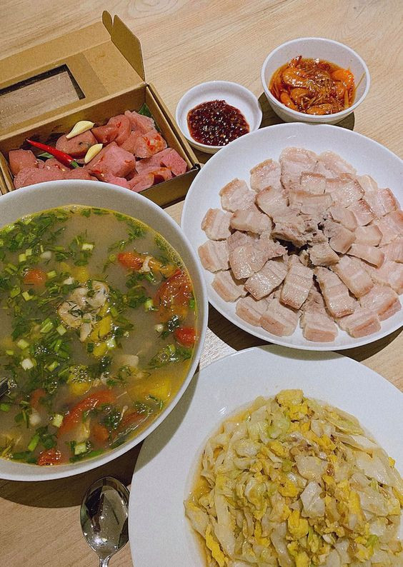 Nhà ở gần ngày bến xe Miền Đông cũ, tuyển chị giúp việc lương 11 triệu, bao ăn ở lại.