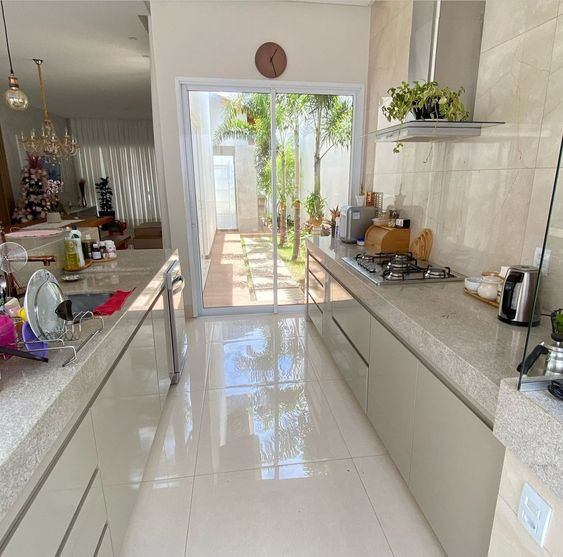 Tuyển gấp chị nấu ăn, dọn dep nhà phố có 1 lầu trên đường Cao Thắng Quận3