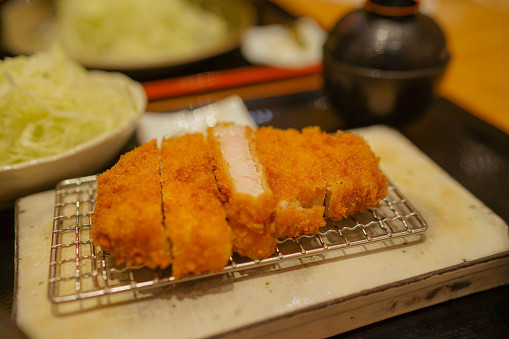 Gia đình e có 3 người lớn đang ở Chung HomyLand Riverside Q2 cần gấp chị giúp việc nhà gấp ạ!!!