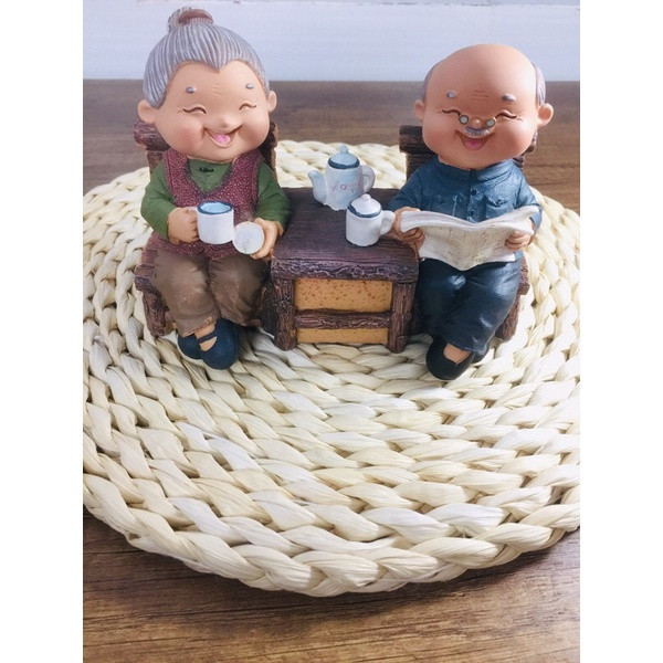 Vợ Chồng Cần Chị Chăm Sóc Người Lớn Tuổi Dưới 40 Tuổi