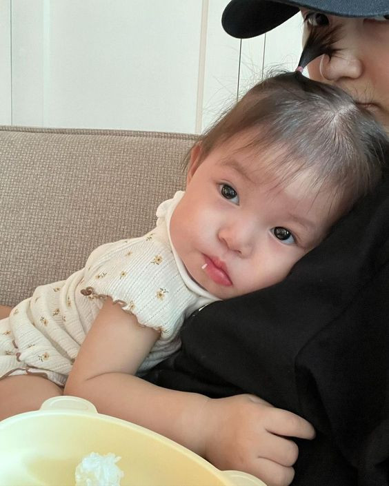 TÌM CÔ CHĂM BÉ KEM ĐƯỢC  8 THÁNG . LƯƠNG TỪ 11 TRIỆU TRỞ LÊN  + THƯỞNG