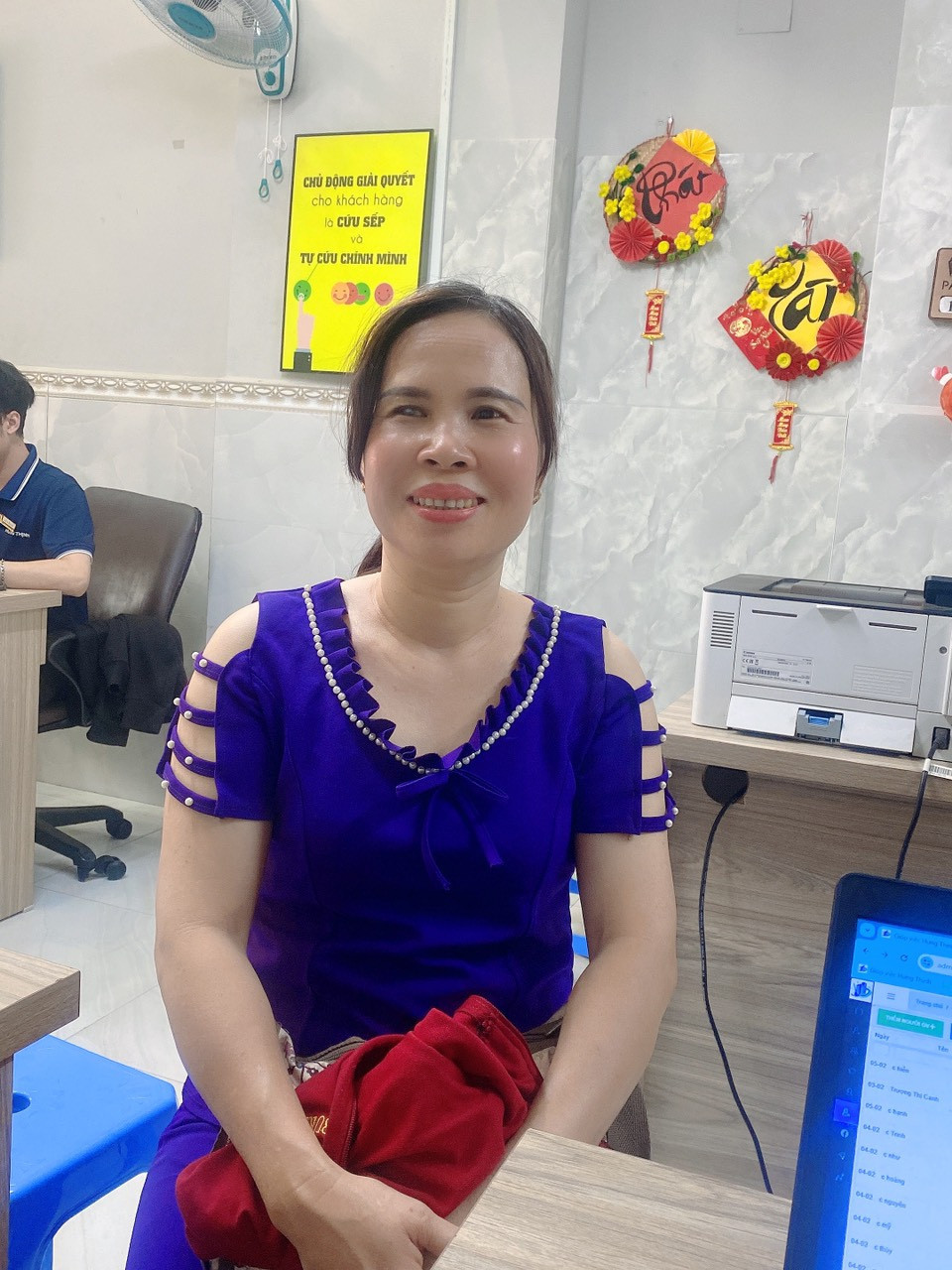 Chị Hiền đang tìm việc bao an ở lại ạ