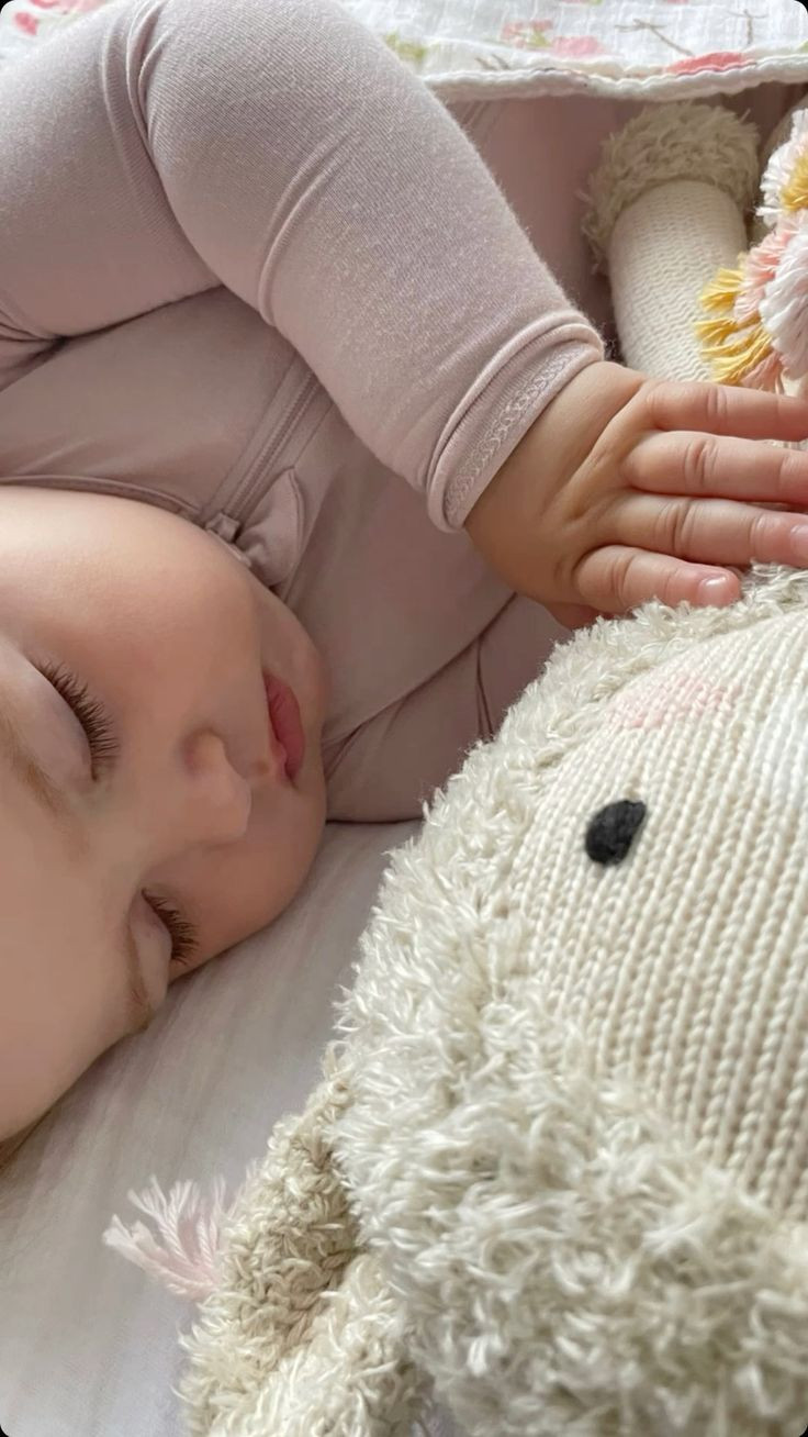 Vợ chồng trẻ đang cần tìm cô chăm sóc bé tròn 2 tháng tuổi