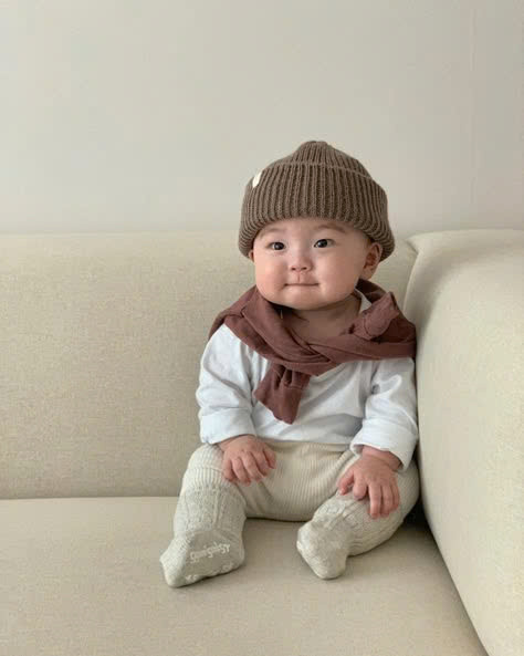 HÀ 1 LẦU QUẬN 10 TRÊN ĐƯỜNG NGUYỄN LÂM CẦN GẤP 1 CHỊ CHĂM EM BÉ 2 TUỔI