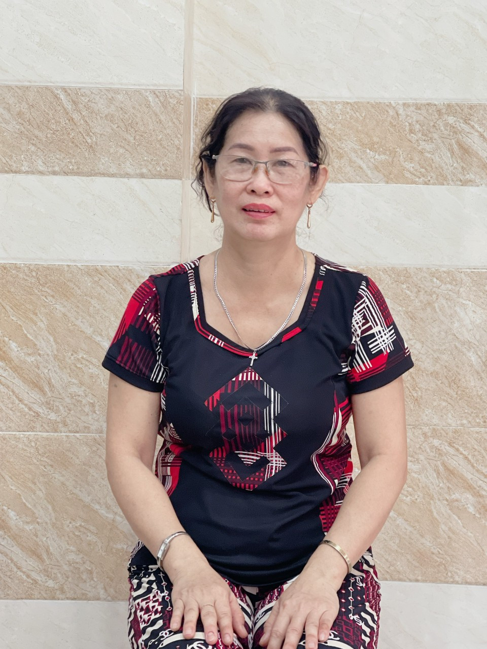 CÔ DÂN SN 1968 NGƯỜI BẾN TRE CHUYÊN GIÚP VIỆC NHÀ, NẤU ĂN.