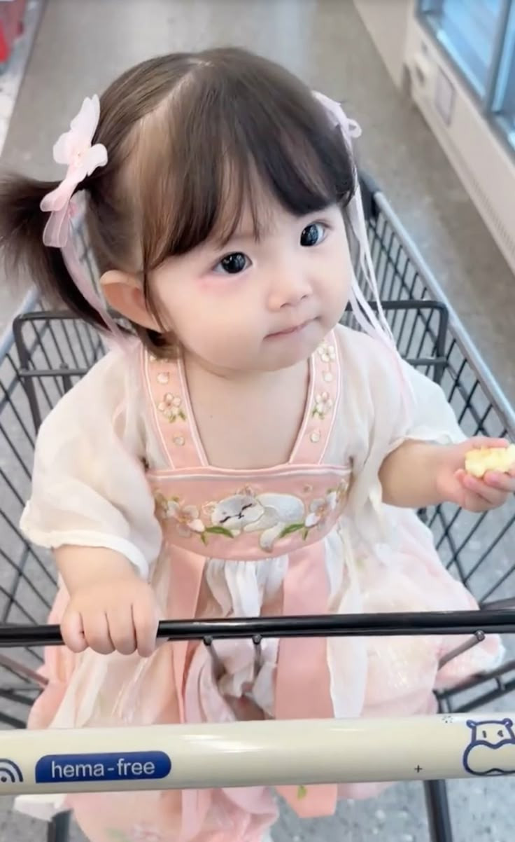 NHÀ EM CẦN TÌM CÔ CHĂM EM BÉ 14 THÁNG TUỔI