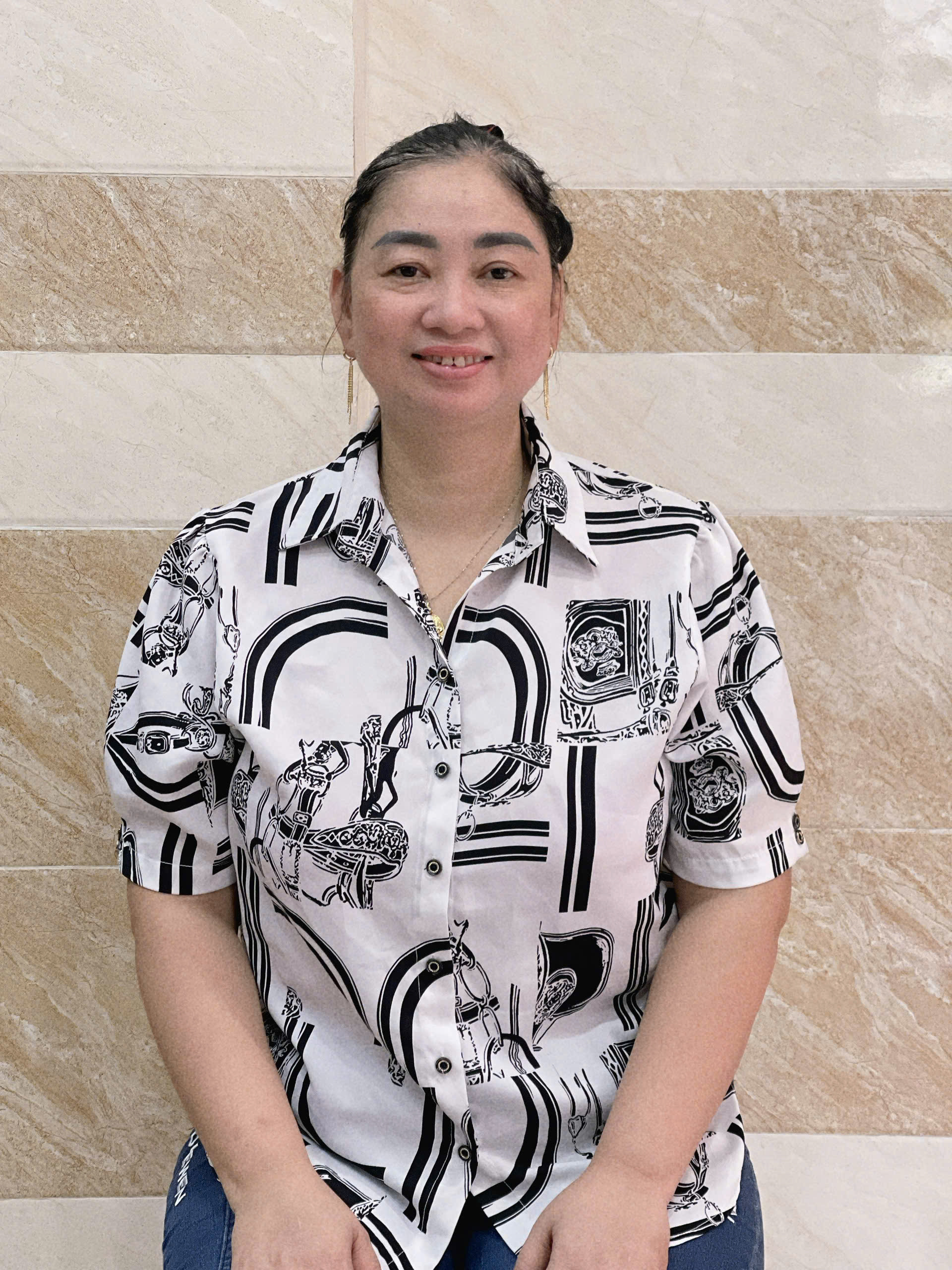 Chị Trần Thị Nết    sinh năm 1979   chuyên chăm ông bà