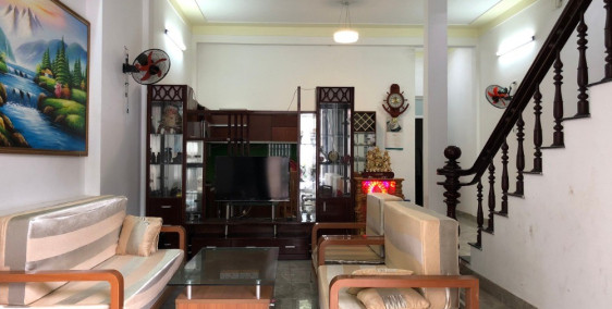 Gia đình ở Phan Văn Hớn, quận 12, TPHCM tìm cô giúp việc bao ăn ở Lương 10tr