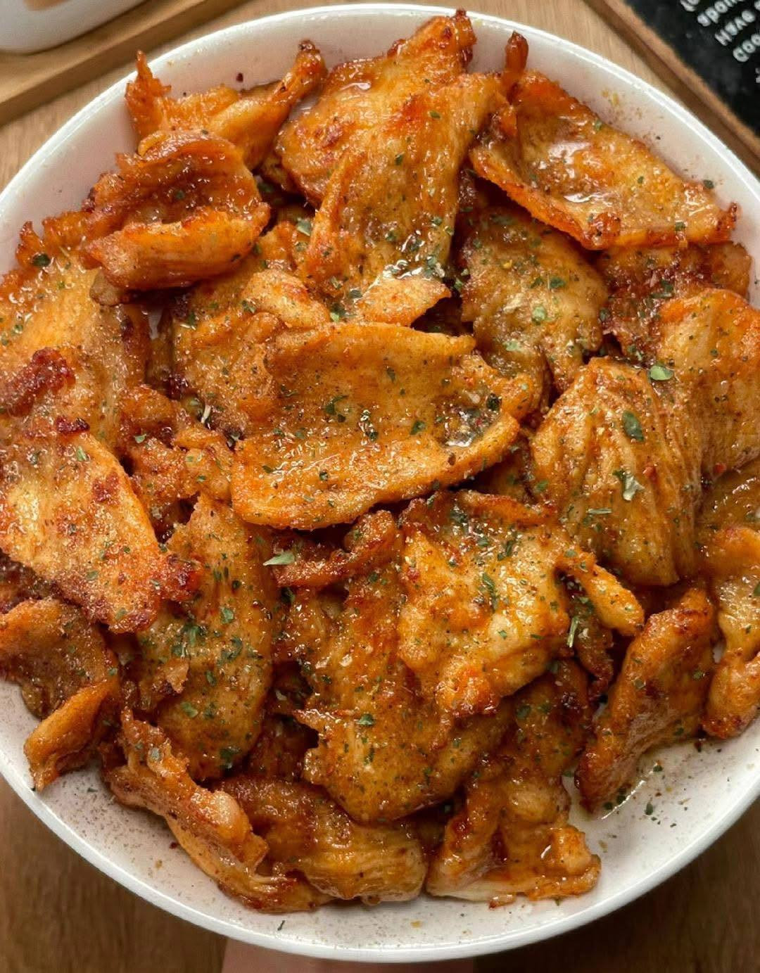 EM CẦN TÌM NGƯỜI CHĂM BÀ