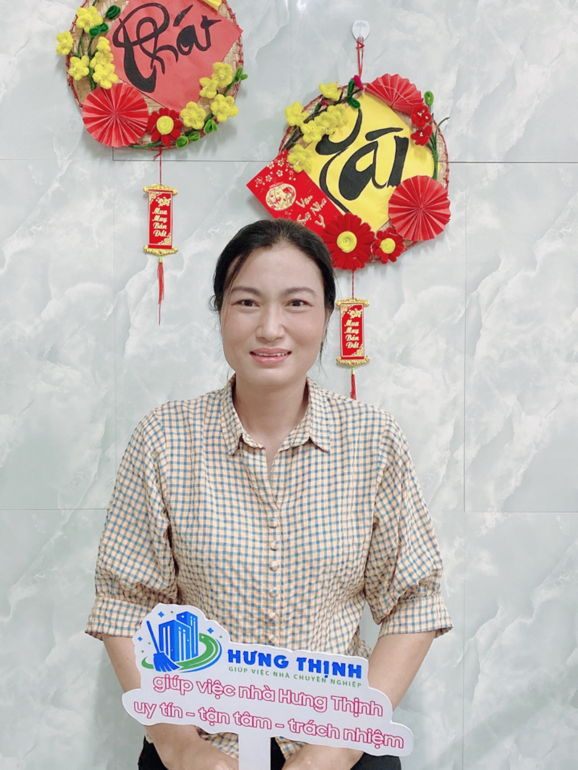 Chị Phượng đang tìm việc bao ăn ở lại ạ