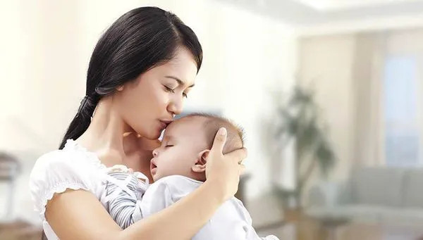 Em Cần Chị  bảo mẫu , nhà em ở Nguyễn Thị Nghĩa quận 1, Lương 11 triệu, bao ăn ở.