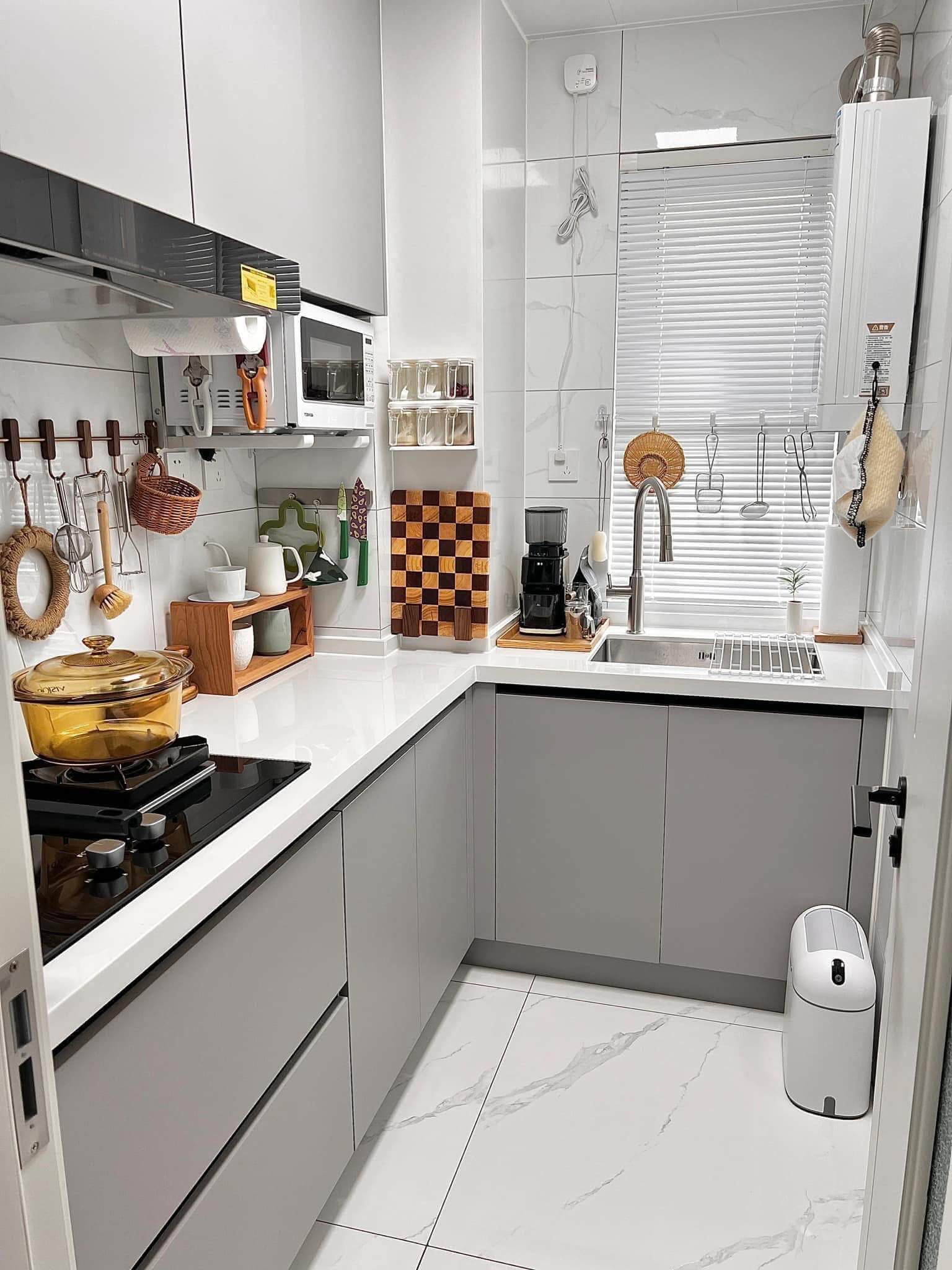 GIA ĐÌNH ÍT Ở NHÀ NÊN CẦN NGƯỜI GIÚP VIỆC NHÀ TIỆN TRÔNG NHÀ Ở LẠI