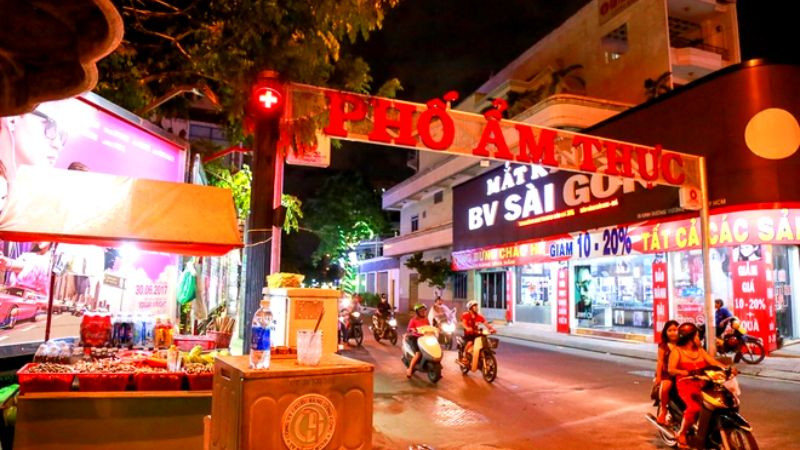 Nhà em ở quận 6 , gần phố ẩm thực, lương 10 triệu