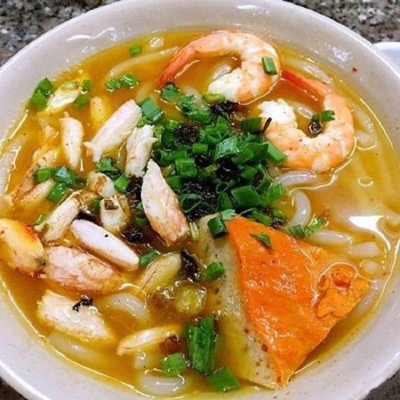 Tuyển gấp 1 cô giúp việc nấu ăn ngon đi làm bao ăn ở lại ạ