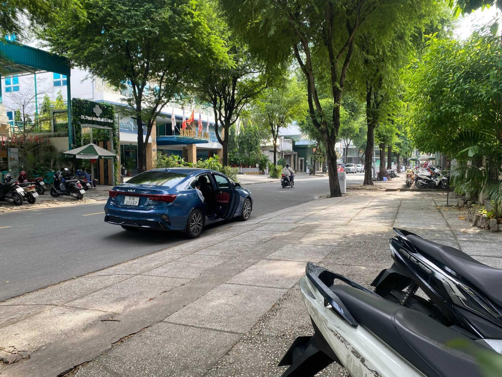 Nhà em nằm ở đường Trần Quốc Thảo - Q3 đang cần tìm 1 cô giúp việc gia đình