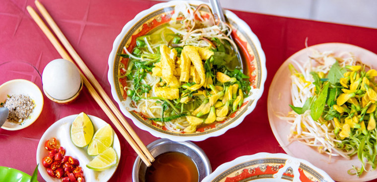 Em cần chị phụ quán bún cá , lương 8 triệu ( bao ăn ở lại ), quán ở tôn đản quận 4.