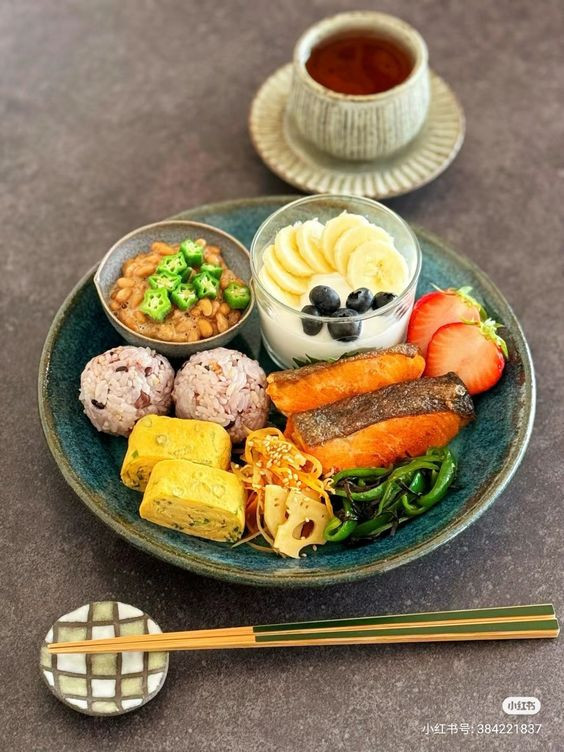 Tuyển gấp 1 cô chăm ông đi làm bao ăn ở lại ạ