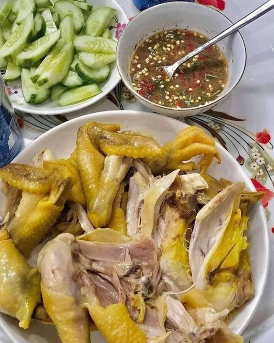 gấp gấp tuyển cô giúp việc đi làm ngay