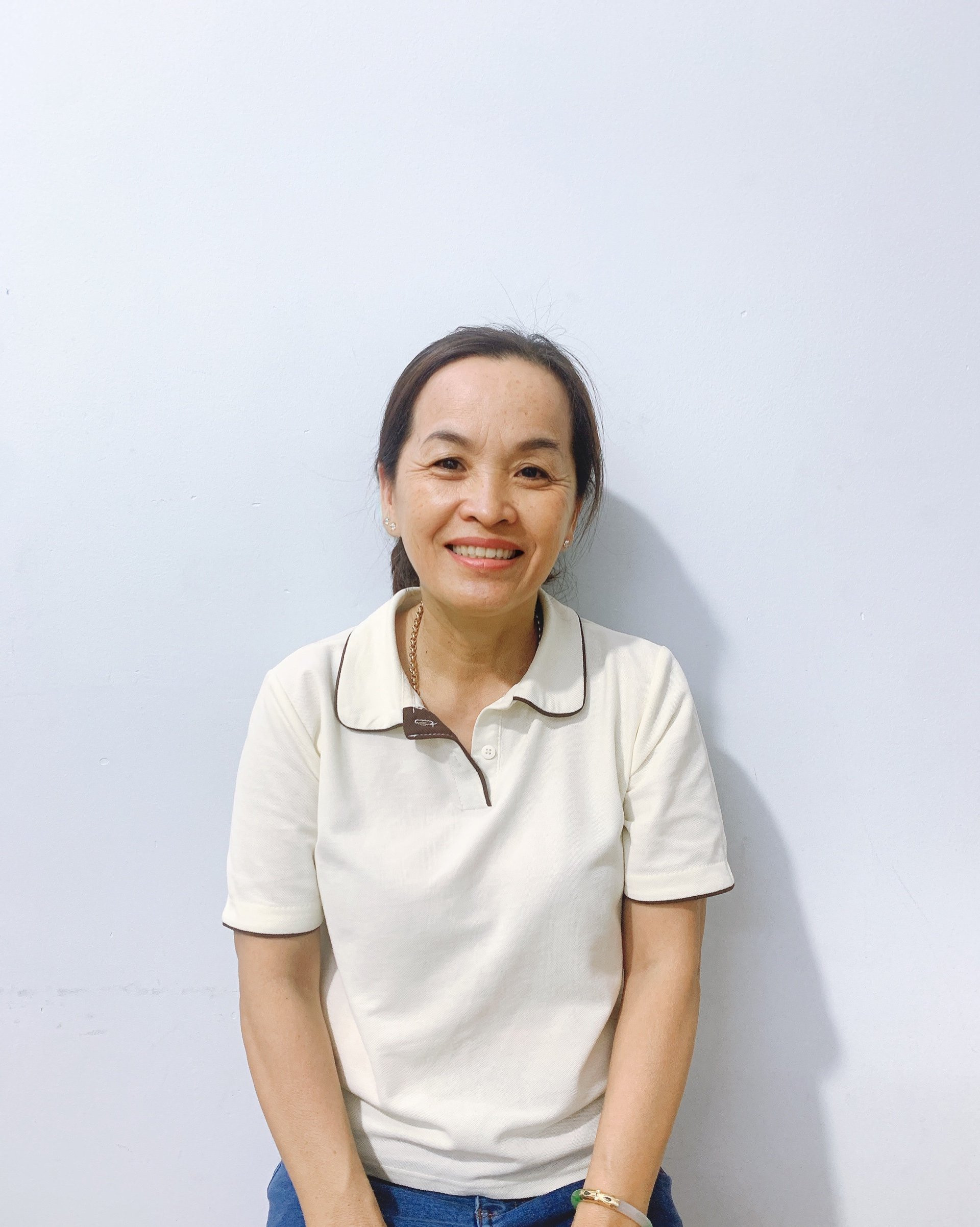 Chị Ba sinh năm 1972 với kinh nghiệm 4 năm nhận chăm bé mọi độ tuổi