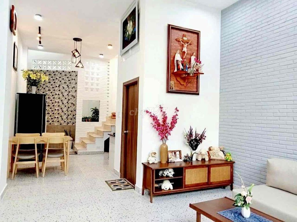 Cần Gấp công việc bao ăn ở cho các cô đi làm ngay :