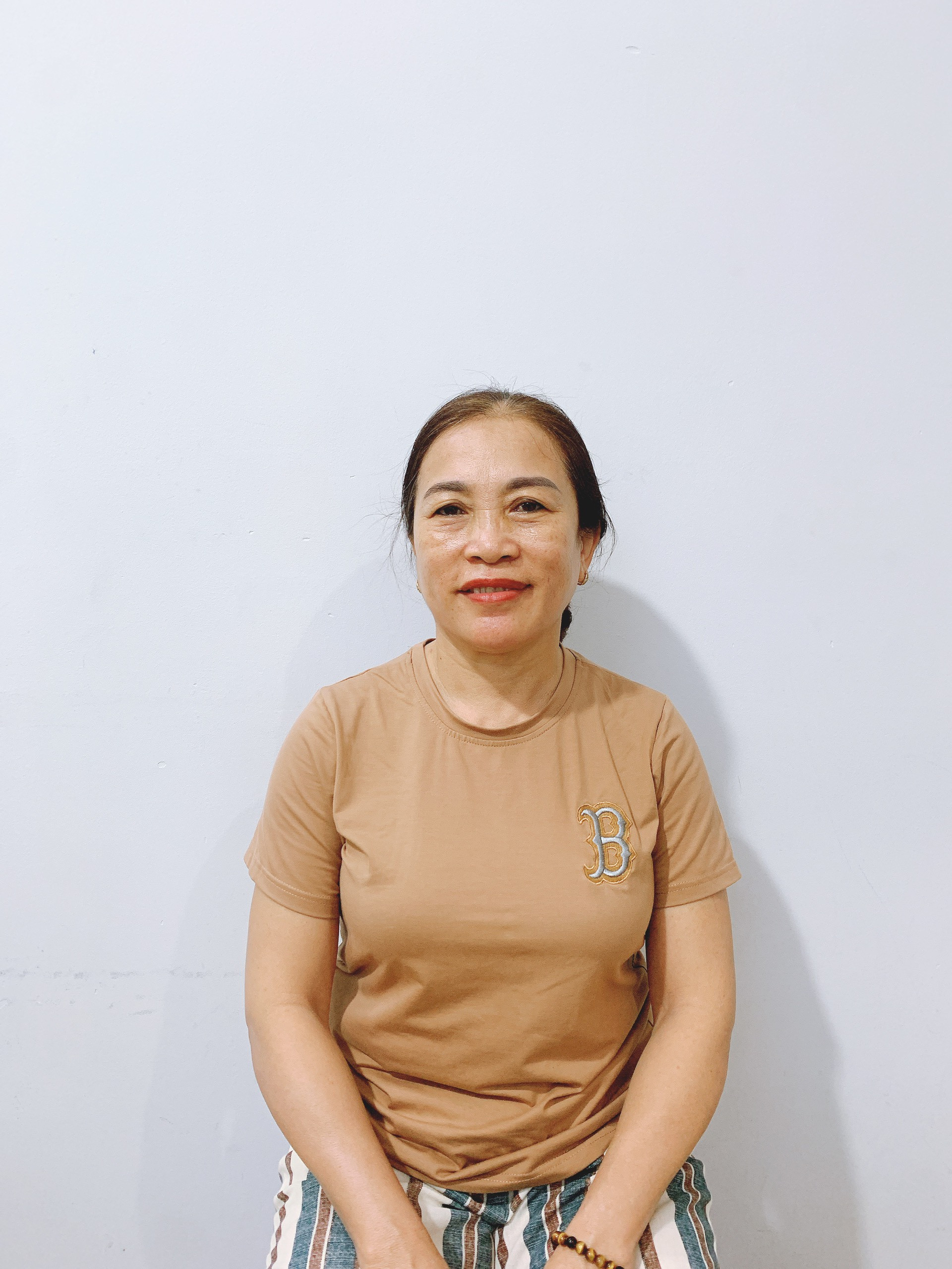 Cô Phượng, sinh năm 1973, quê Phú Yên chịu thương chịu khó, có việc là làm