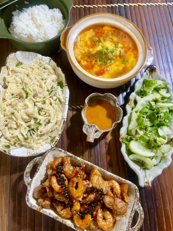 Vợ Chồng Cần Chị Hiền Lành Biết Việc Nội Trợ Gia Đình