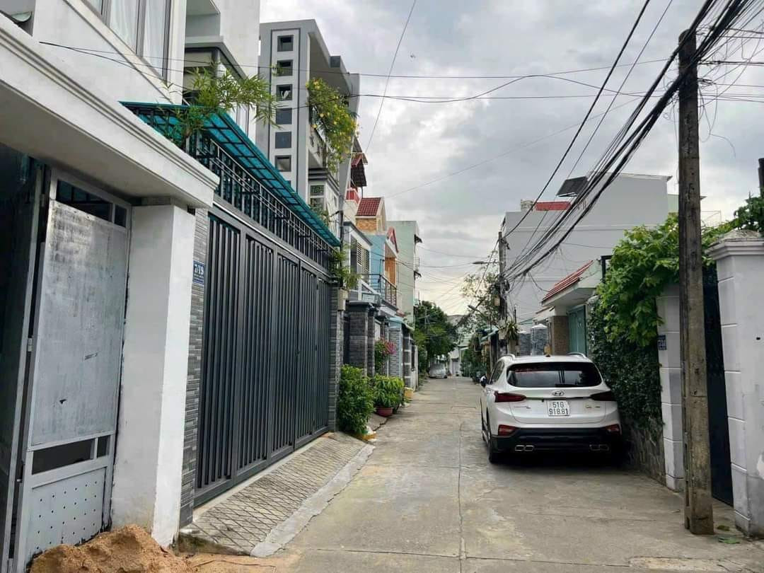 Em đang cần tìm 1 chị giúp việc nhà, nấu ăn, dọn dẹp