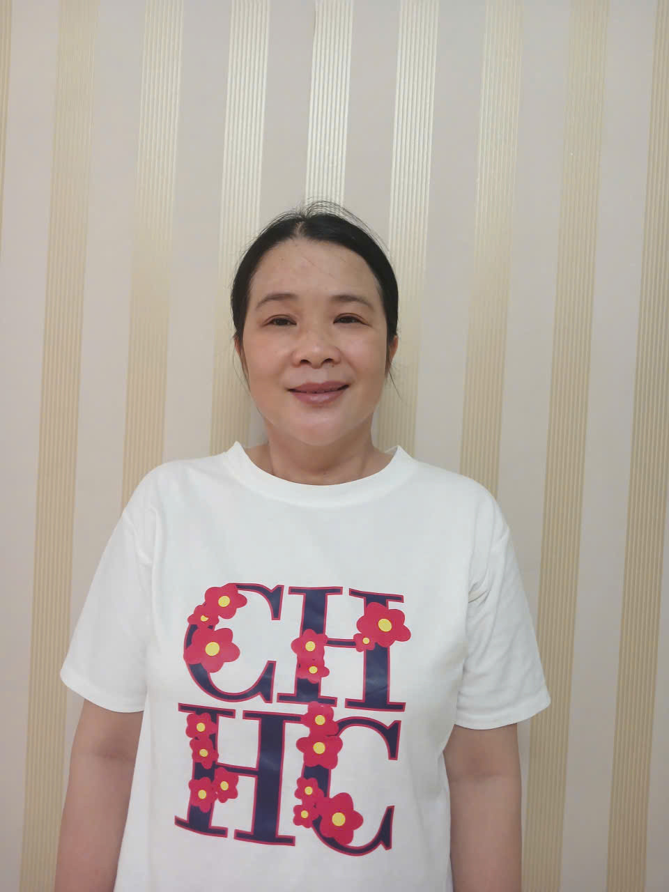 Chị     NGUYỄN THỊ HOA  Sinh năm: 1981      Quê: Quảng Bình