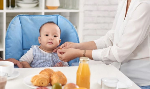 Cần gấp chị chăm bé (Ở LẠI) – bé 11 tháng tuổi -  Quận 4