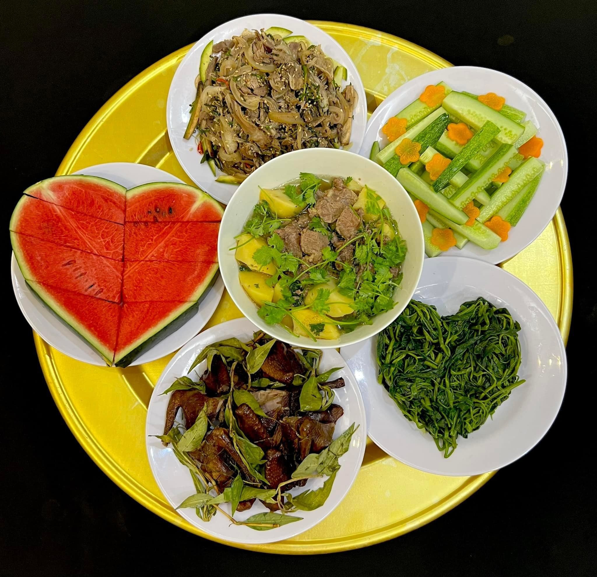 Tìm chị giúp việc lương 11 triệu, (bao ăn ở), nhà ở trần văn đang quận 3.