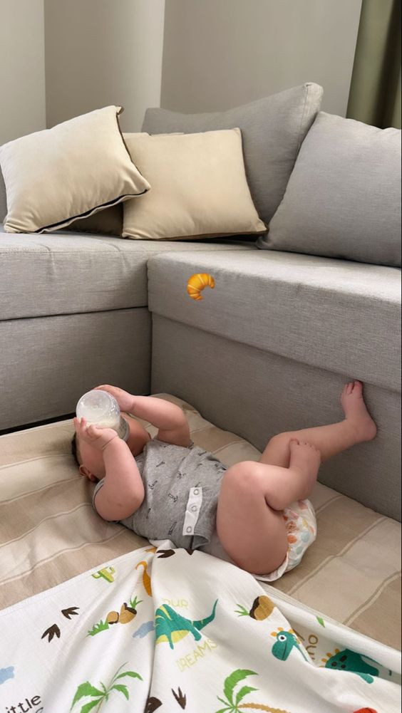 ĐƯỜNG LÒ SIÊU QUẠN 11 , TÌM CÔ BẢO MẪU CHĂM SÓC BÉ 7 THÁNG !