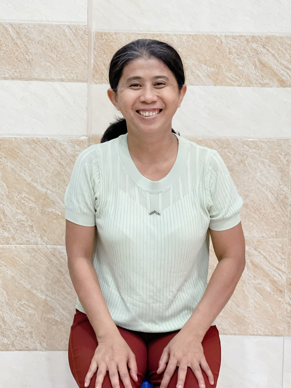 Chị Nhàn sinh 1977 hộ khẩu Sài Gòn chăm bé tốt - giỏi việc nhà