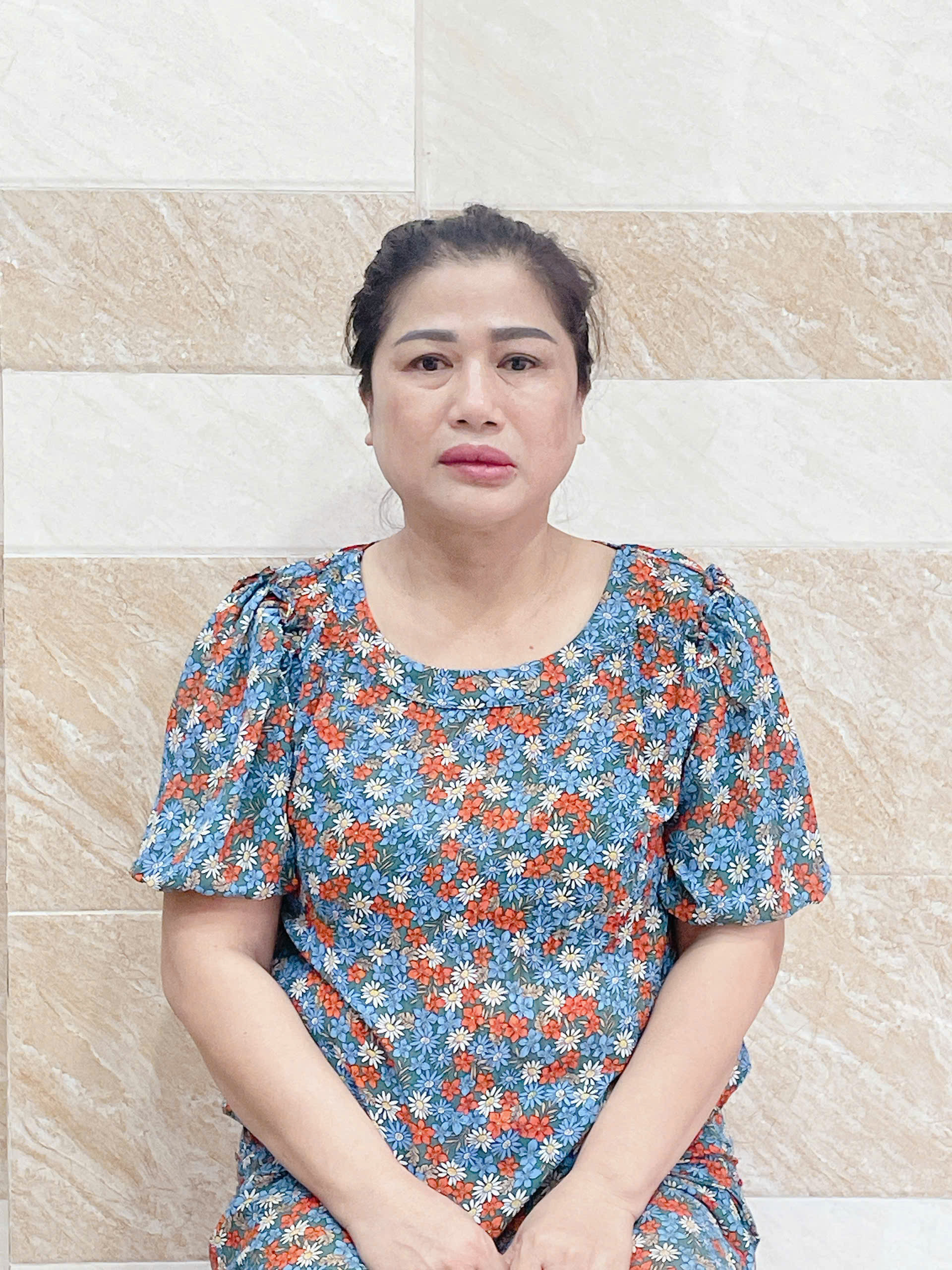 Chi Hạnh sinh năm 1979 . Cần tìm việc làm lâu dài ổn định.