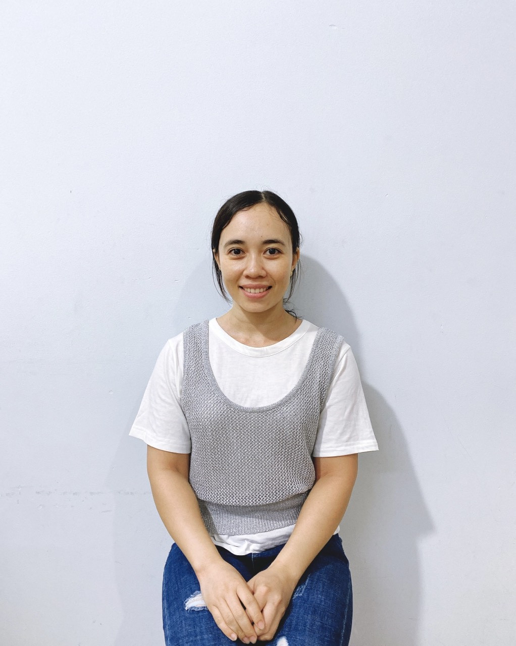 Chị Kiều Hoa  35 tuổi luôn nhanh nhẹn, phụ việc quán ăn tốt.