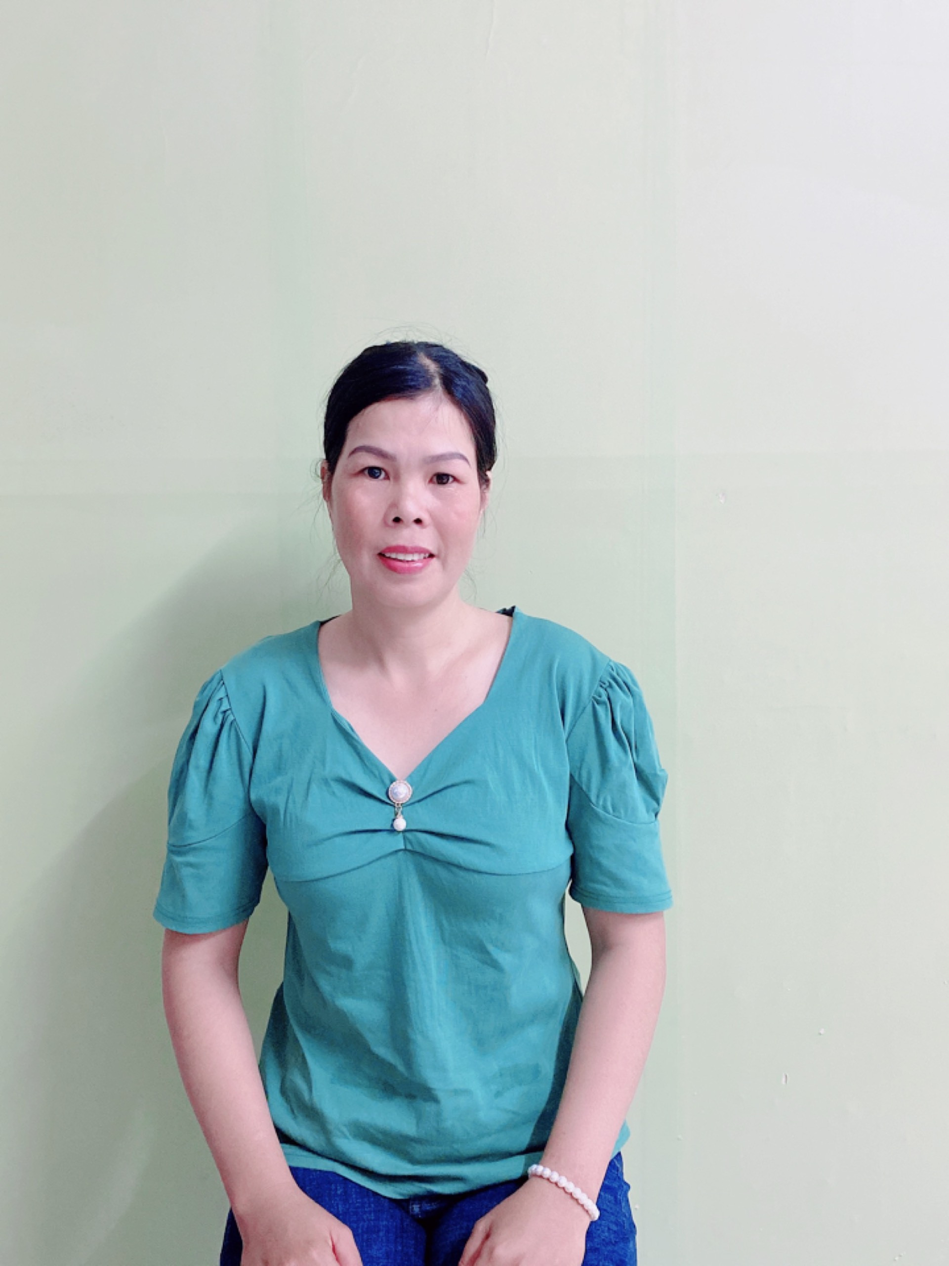 Chị Trần Thị Hương, Sinh Năm 1982, Quê Bình Phước Cần Tìm Việc, Sđt Chị Hương 0982845784