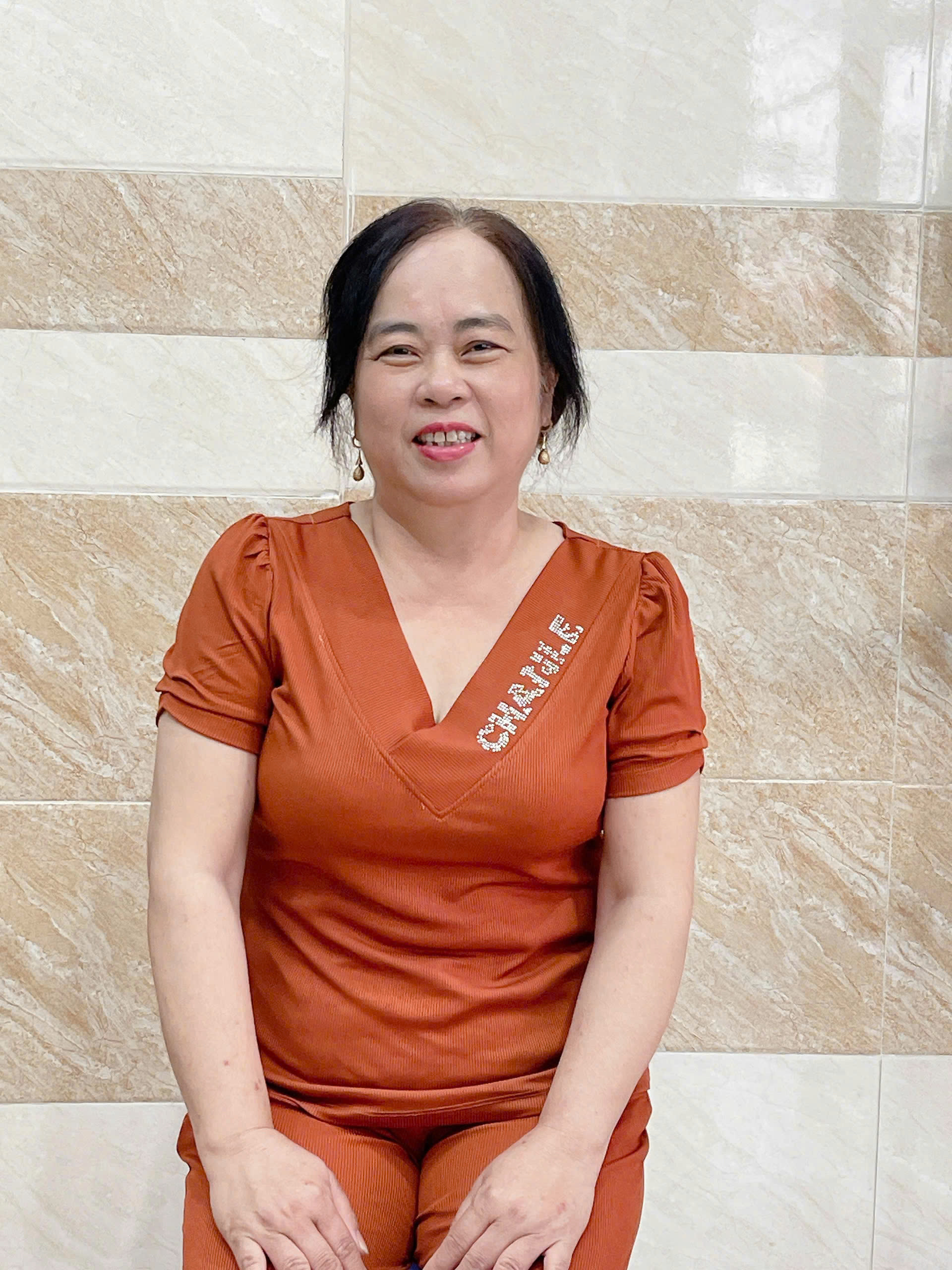 Chị Nguyễn Thị Thùy Linh         sinh năm 1973              Hộ khẩu:  HCM.