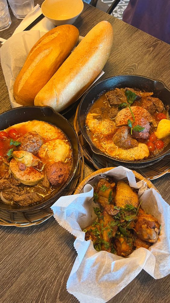 Nhà e cần tìm bác giúp việc về làm nội trợ, ăn ở lại luôn tại nhà 2 lầu 40m2 ở ngay chợ Phú Lâm