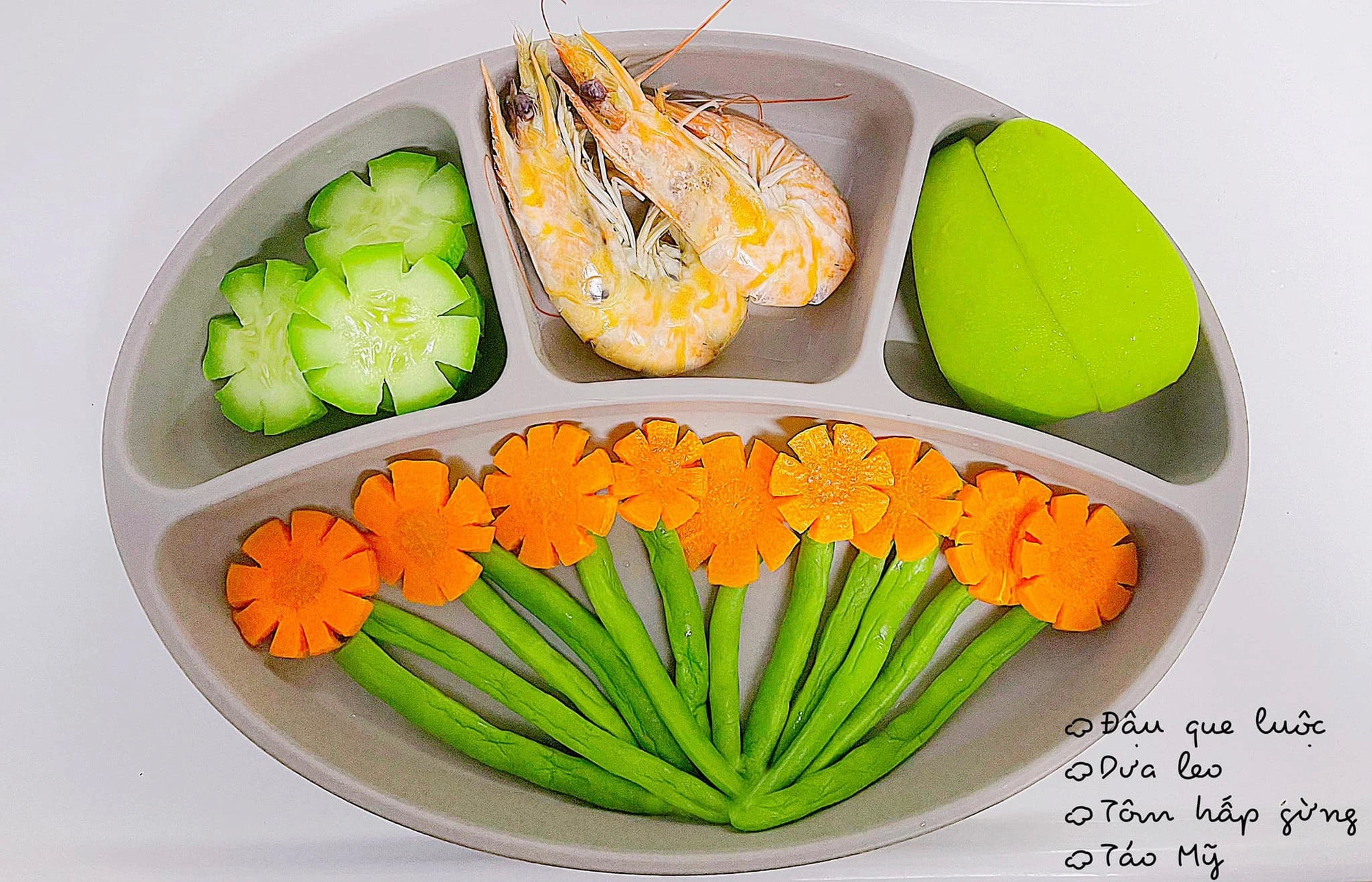 CẦN CÔ CHĂM BÉ BIẾT NẤU ĐỒ ĂN DẶM